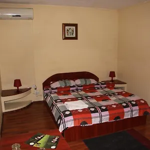rezervați aici