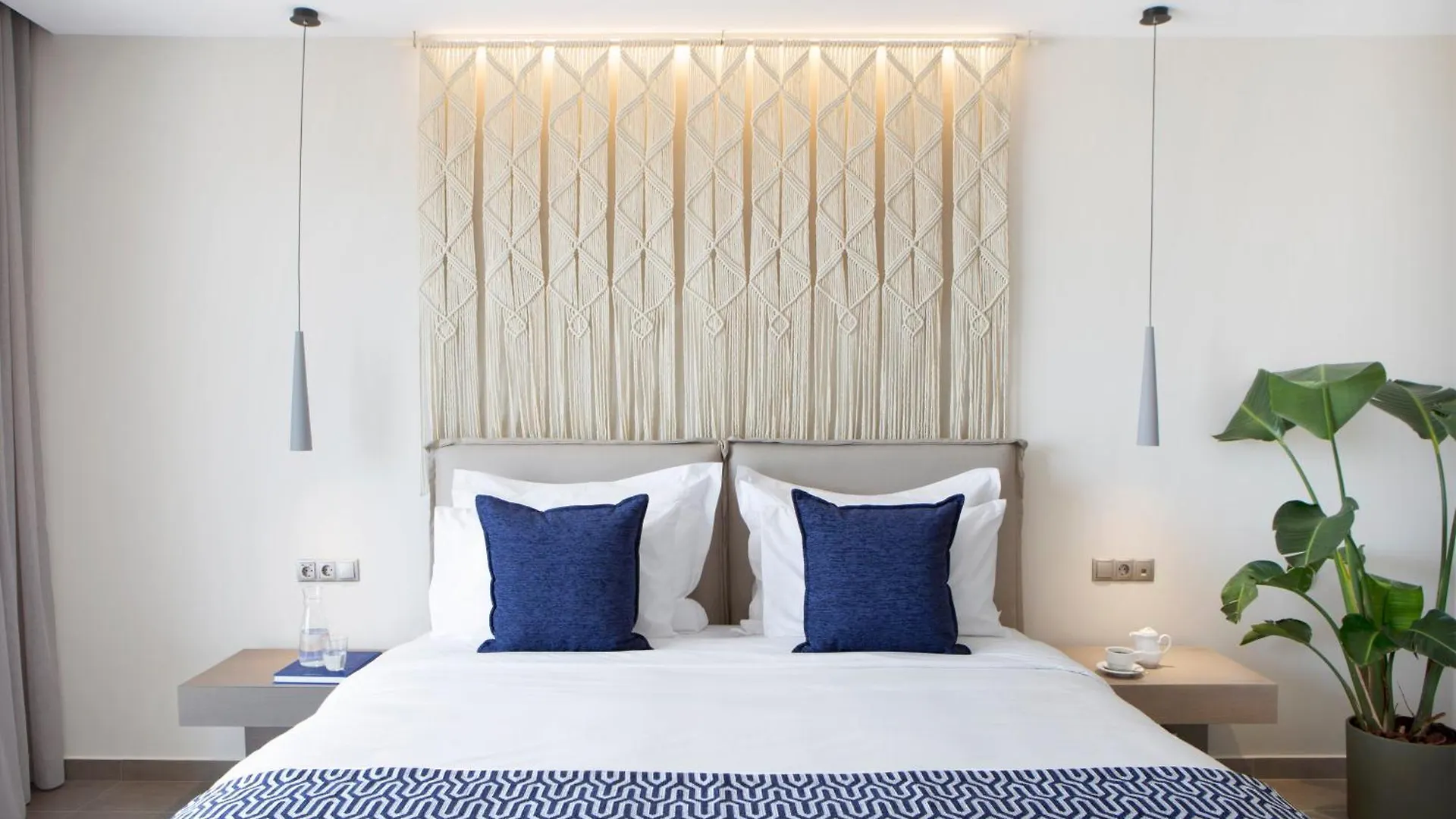 *****  Ajul Luxury Hotel & Spa Resort, A Registry Collection Hotel Agia Paraskevi  Griekenland